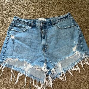 Abercrombie & Fitch Curve Love High Rise Mom Short